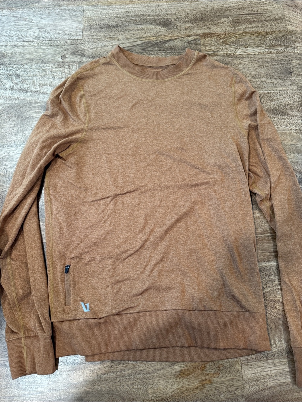 Viori Men’s small, long sleeve pullover